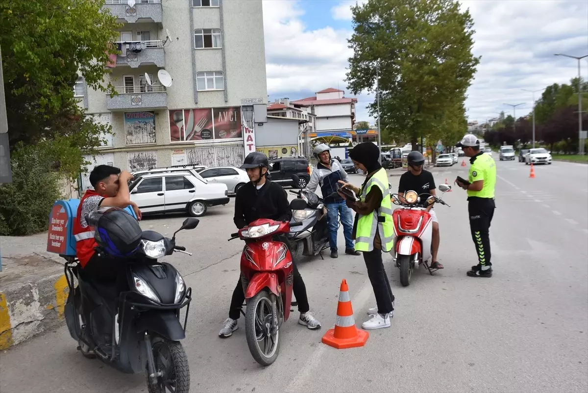 Boyabat'ta Güvenli Motosiklet Sürüşü Etkinliği Düzenlendi