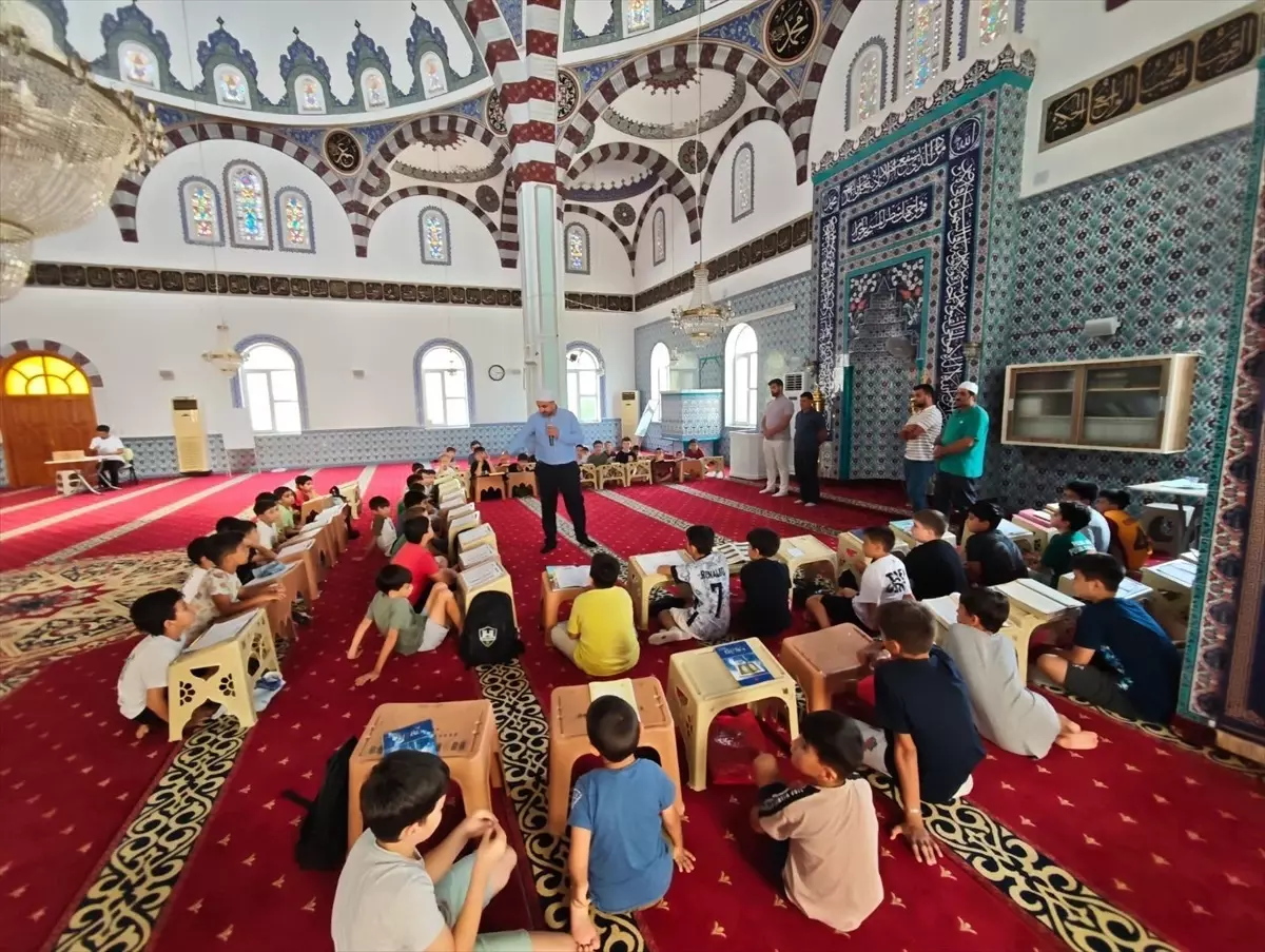 Bozyazı Müftüsü Yakup Avcı Yaz Kur'an Kursunu Ziyaret Etti
