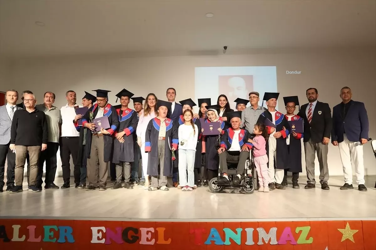 Bucak'ta Özel Gereksinimli Bireyler İçin Fahri Mezuniyet Töreni Düzenlendi