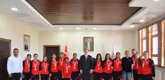 Bulanık Kaymakamı Sporcuları Kabul Etti
