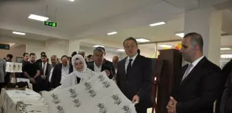 Muş'ta Hayat Boyu Öğrenme Haftası Etkinlikleri Kapsamında Yılsonu Sergisi Açıldı