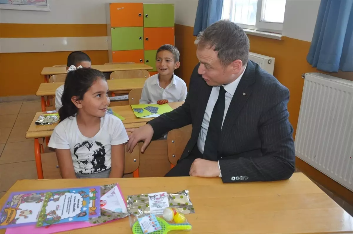 Muş'ta Öğrencilere Karne Dağıtım Töreni