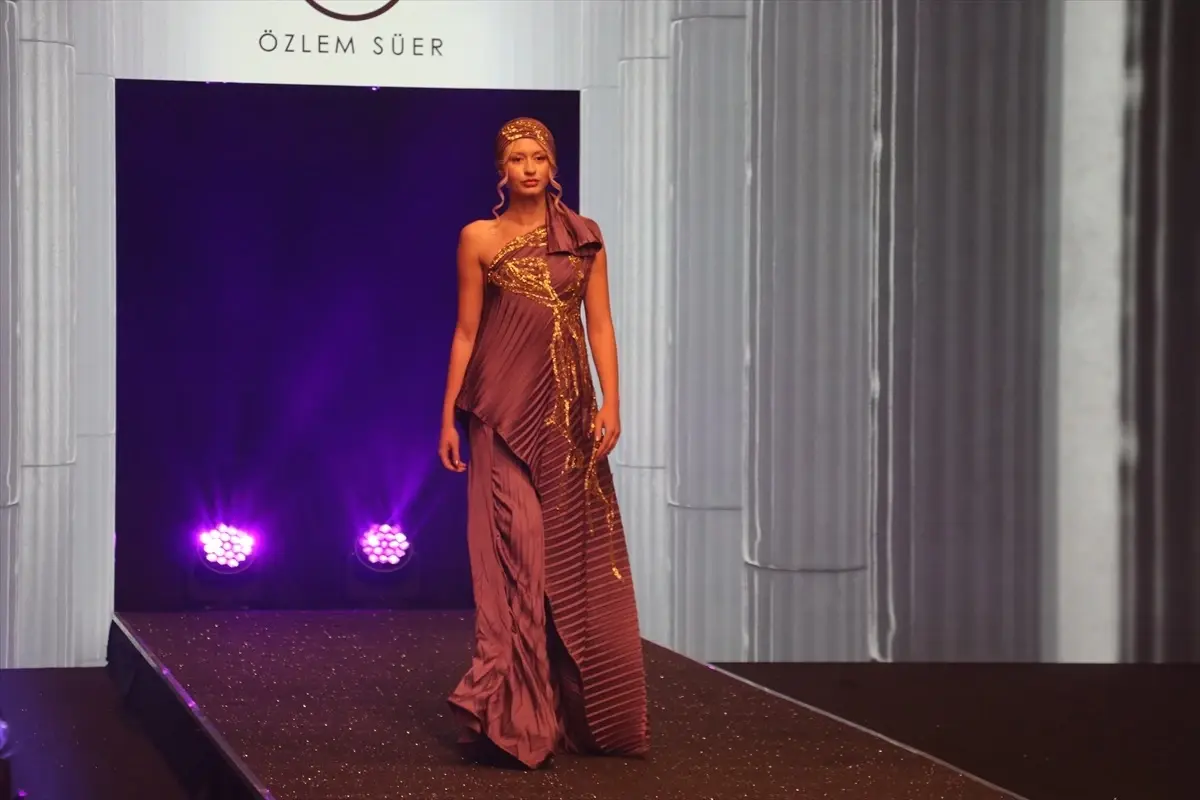 Sofya'da CodeFashion Runway Defilesi Düzenlendi