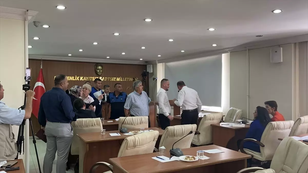 Burdur Belediye Meclisinde Gergin Anlar