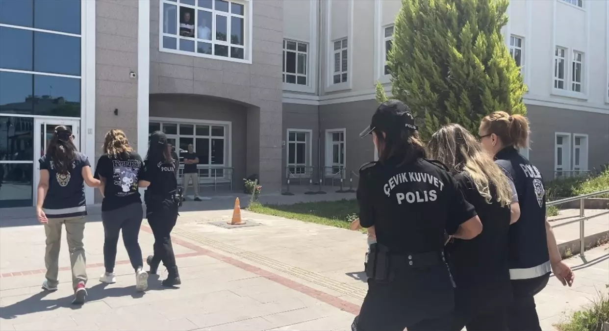 Burdur'da Bıçaklama Olayı: 4 Şüpheli Adliyeye Sevk Edildi
