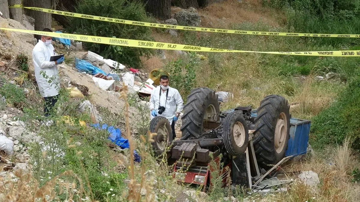 Burdur'da Traktör Devrildi: Sürücü Hayatını Kaybetti