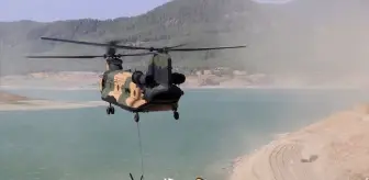Burdur'da Kaza Kırıma Uğrayan Uçak Gölünden Çıkarıldı