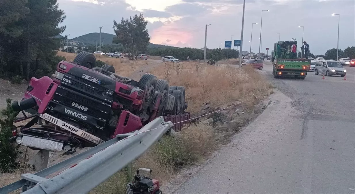 Burdur'da Kamyonet Şarampole Devrildi: Sürücü Hayatını Kaybetti