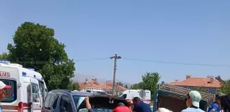 Burdur'da Traktör ile Hafif Ticari Araç Çarpıştı: 7 Yaralı