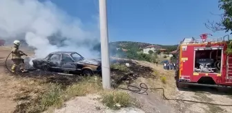Burdur'da Otomobil Yangını, İtfaiye Müdahalesiyle Söndürüldü