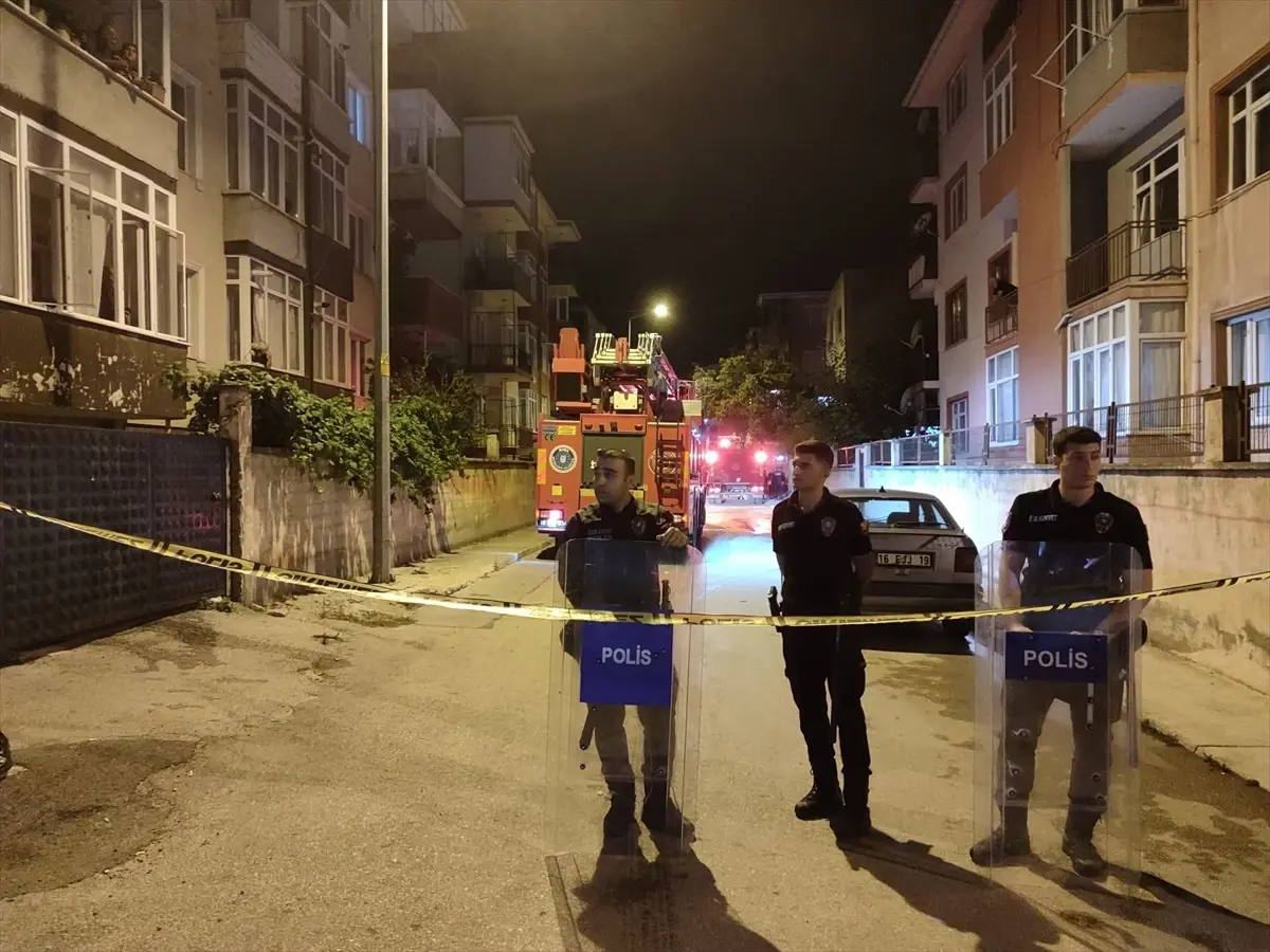 Bursa'da Ev Yangınında 3 Kişi Hayatını Kaybetti