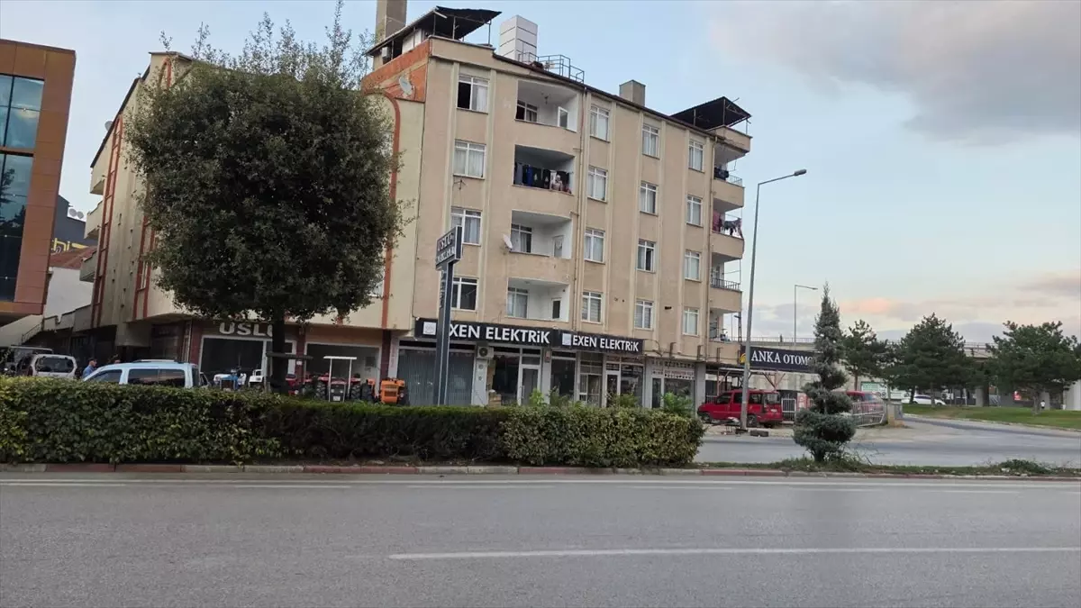Bursa'da 5 Yaşındaki Çocuk 3. Kattan Düştü