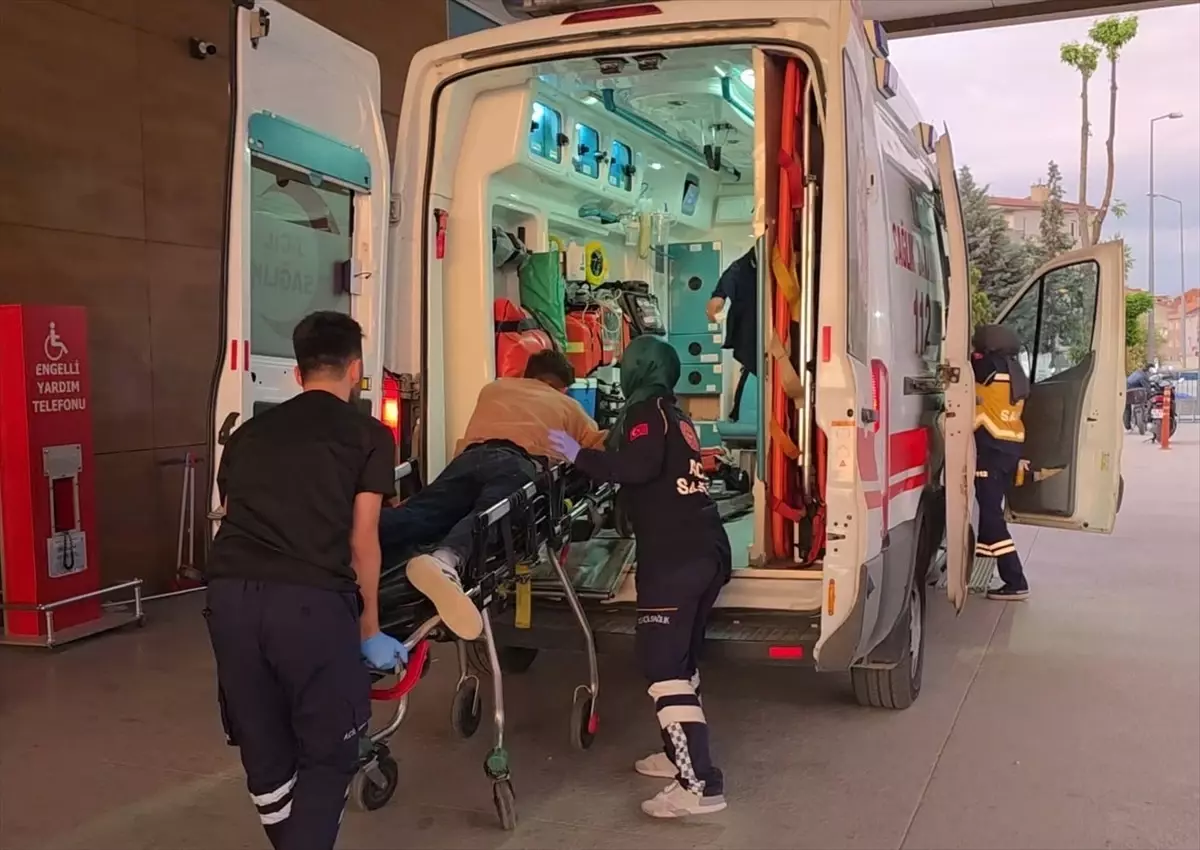 İnegöl'de Yol Verme Tartışması Kanlı Bitti: 4 Yaralı