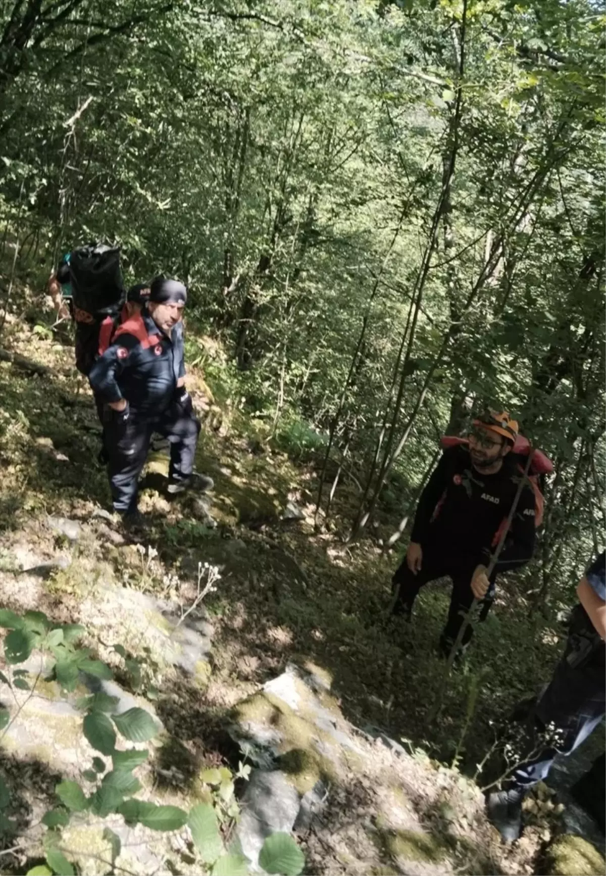 Bursa'da Derede Mahsur Kalan Balıkçı Helikopterle Kurtarıldı