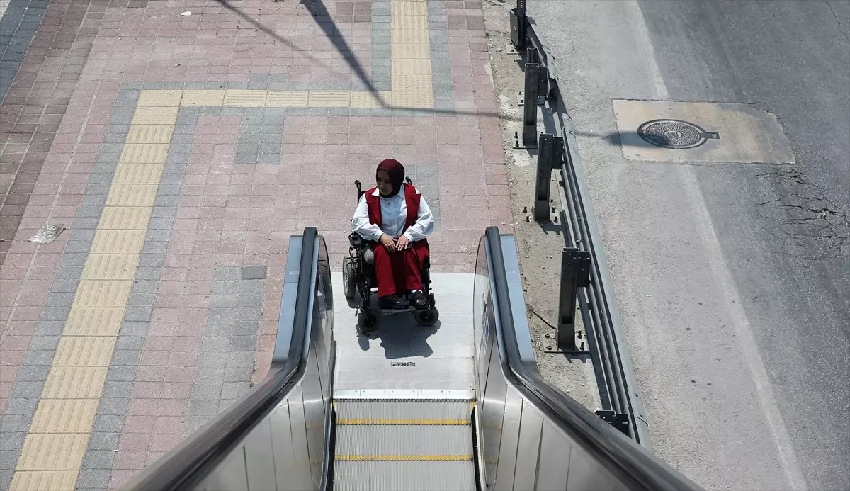 Engellilerin Sıkıntısı: Bozuk Asansörler ve Uzayan Yolculuklar