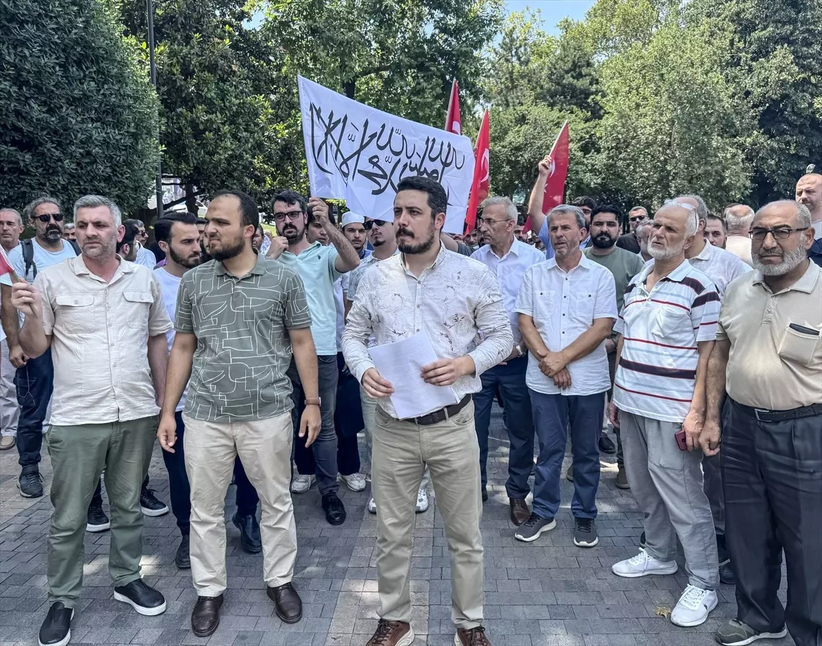 Bursa'da Hazreti Muhammed'in Karikatürüne Tepki Gösterildi