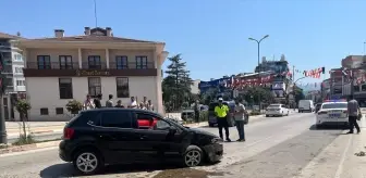 İnegöl'de İki Otomobil Çarpıştı: 4 Yaralı