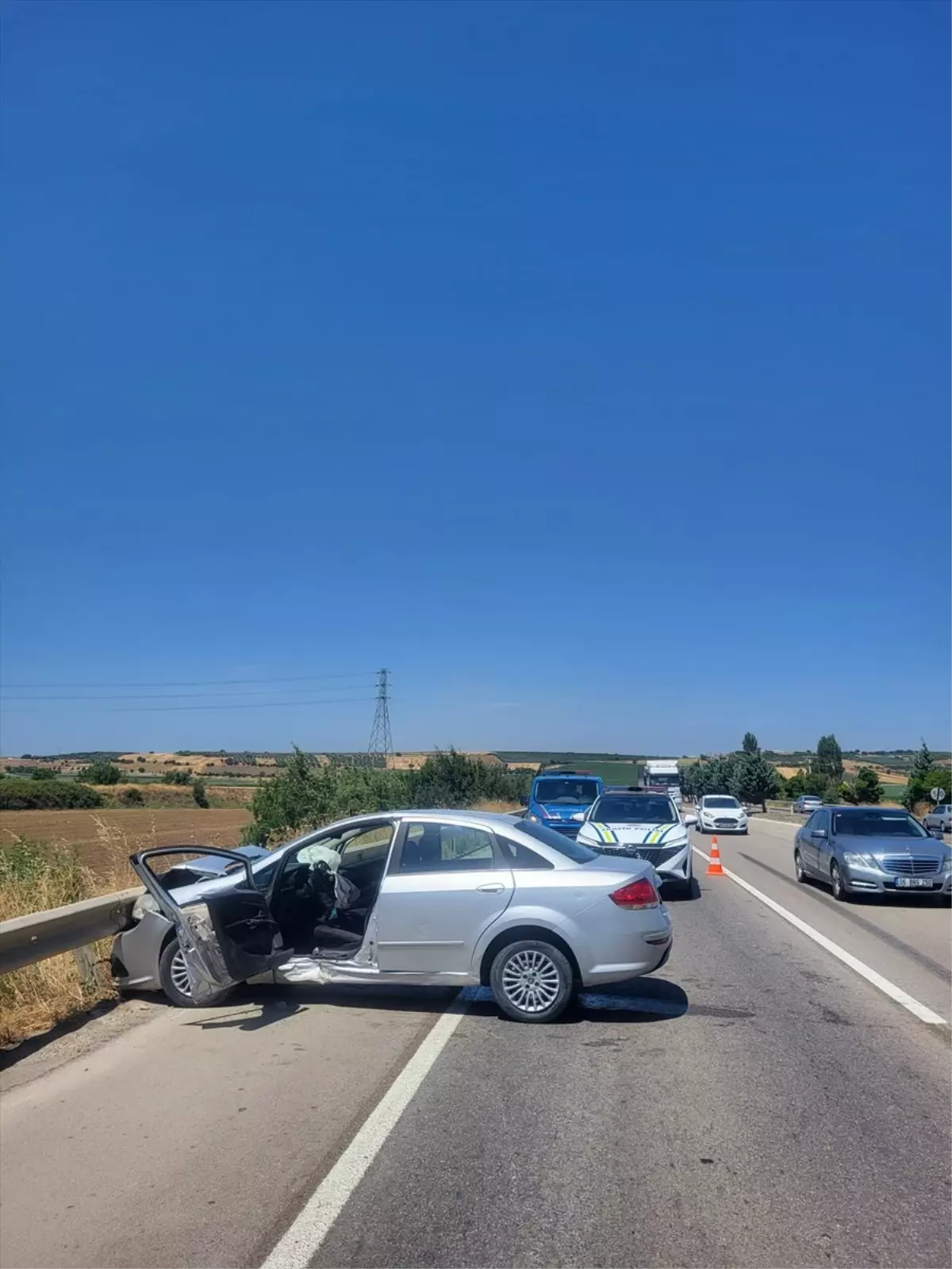 Karacabey'de Trafik Kazası: 5 Yaralı