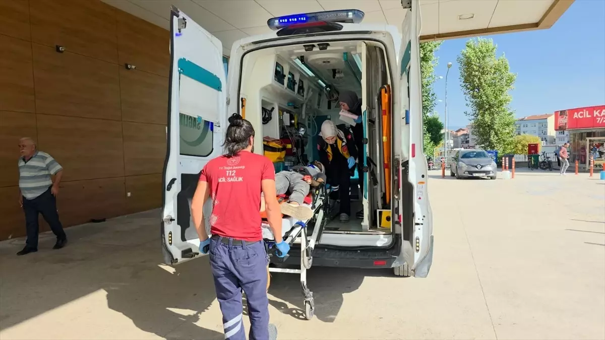 İnegöl'de Bisikletli Kaza Geçirdi, Hastaneye Kaldırıldı