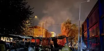 Bursa'da Karavanda Çıkan Yangın Kamyona Sıçradı