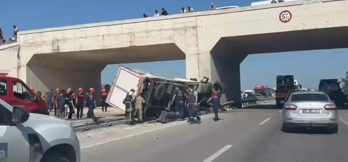 Bursa kamyon şarampole devrildi: Fatal truck accident details