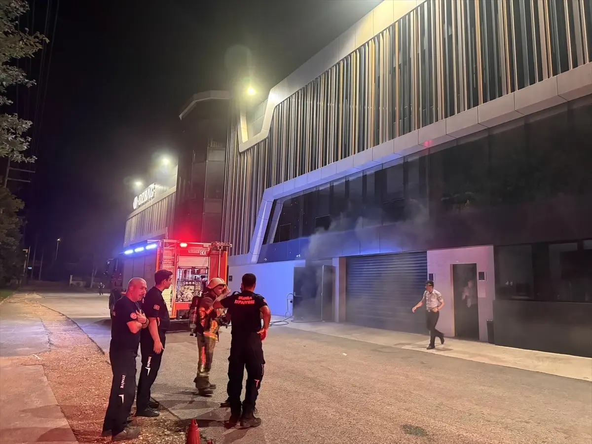Bursa'da Kuyum İmalathanesinde Yangın Çıktı