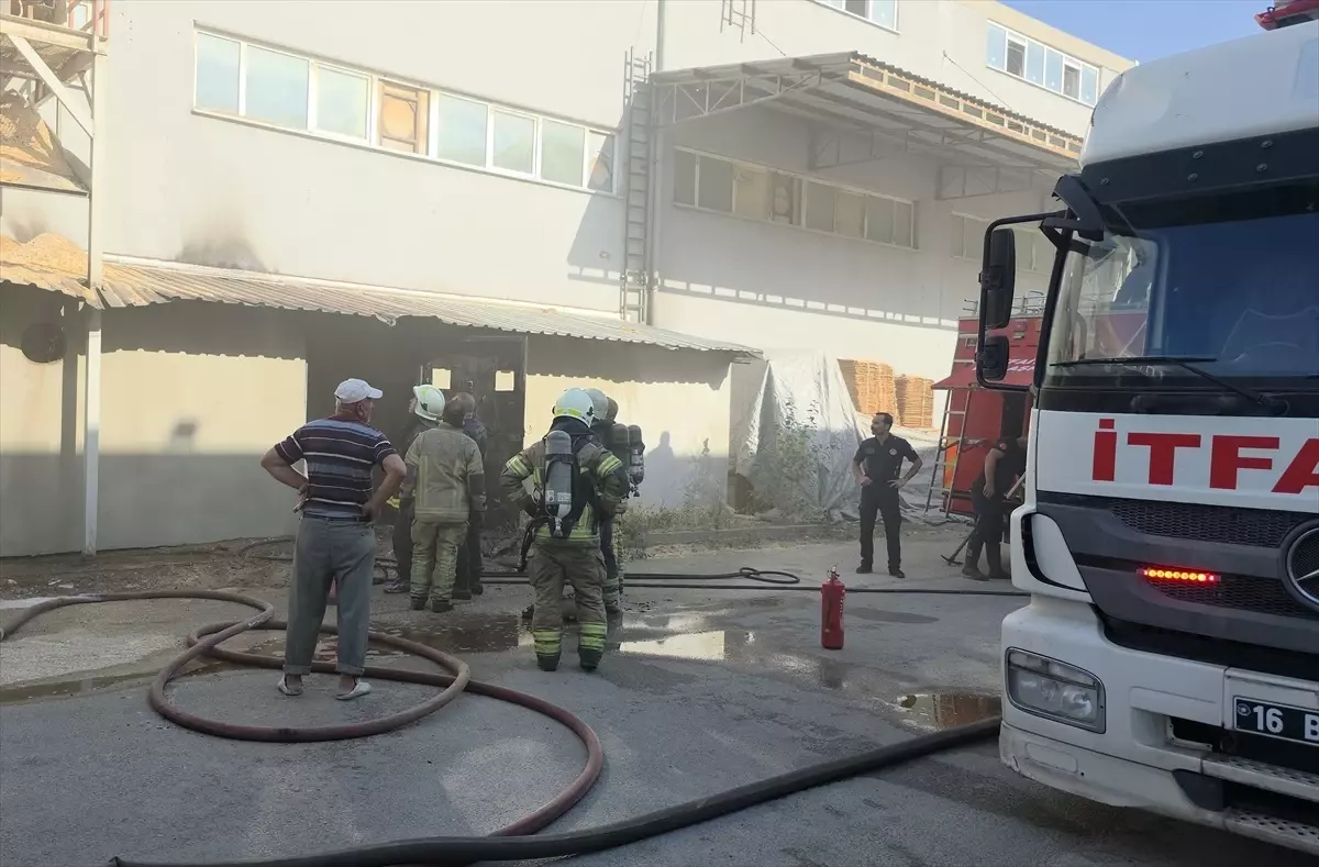 İnegöl'de Mobilya Fabrikasında Yangın Çıktı
