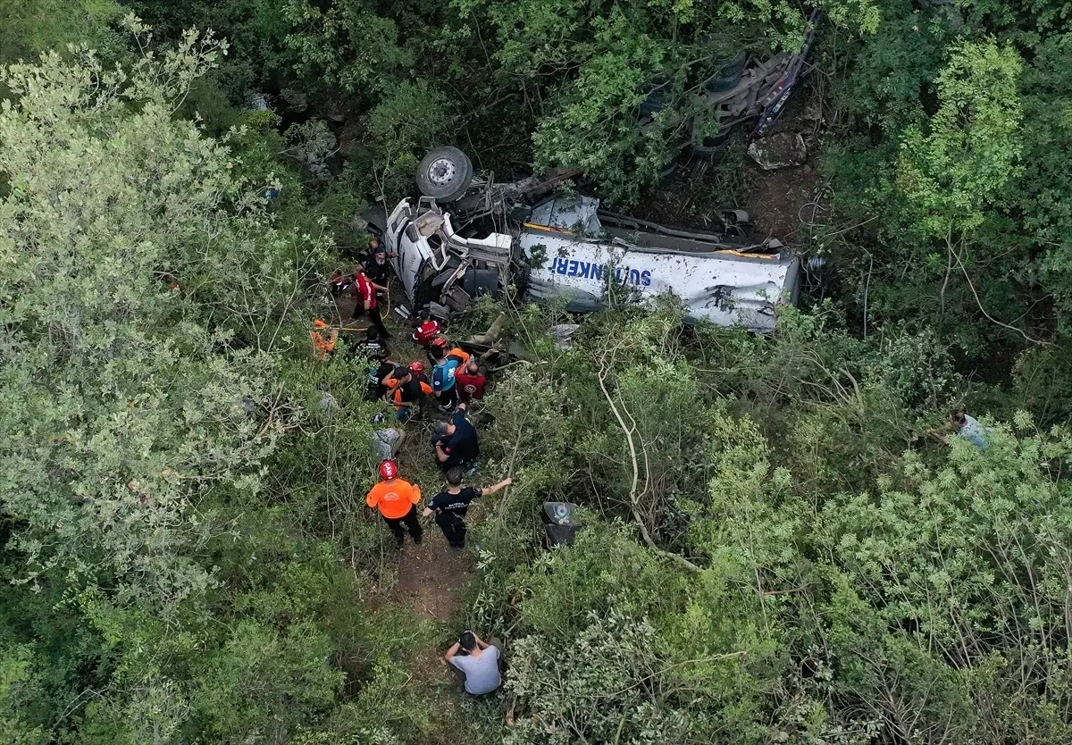 Bursa'da Orman Yangınına Su Taşıyan Tanker Devrildi: 1 Ölü, 2 Yaralı