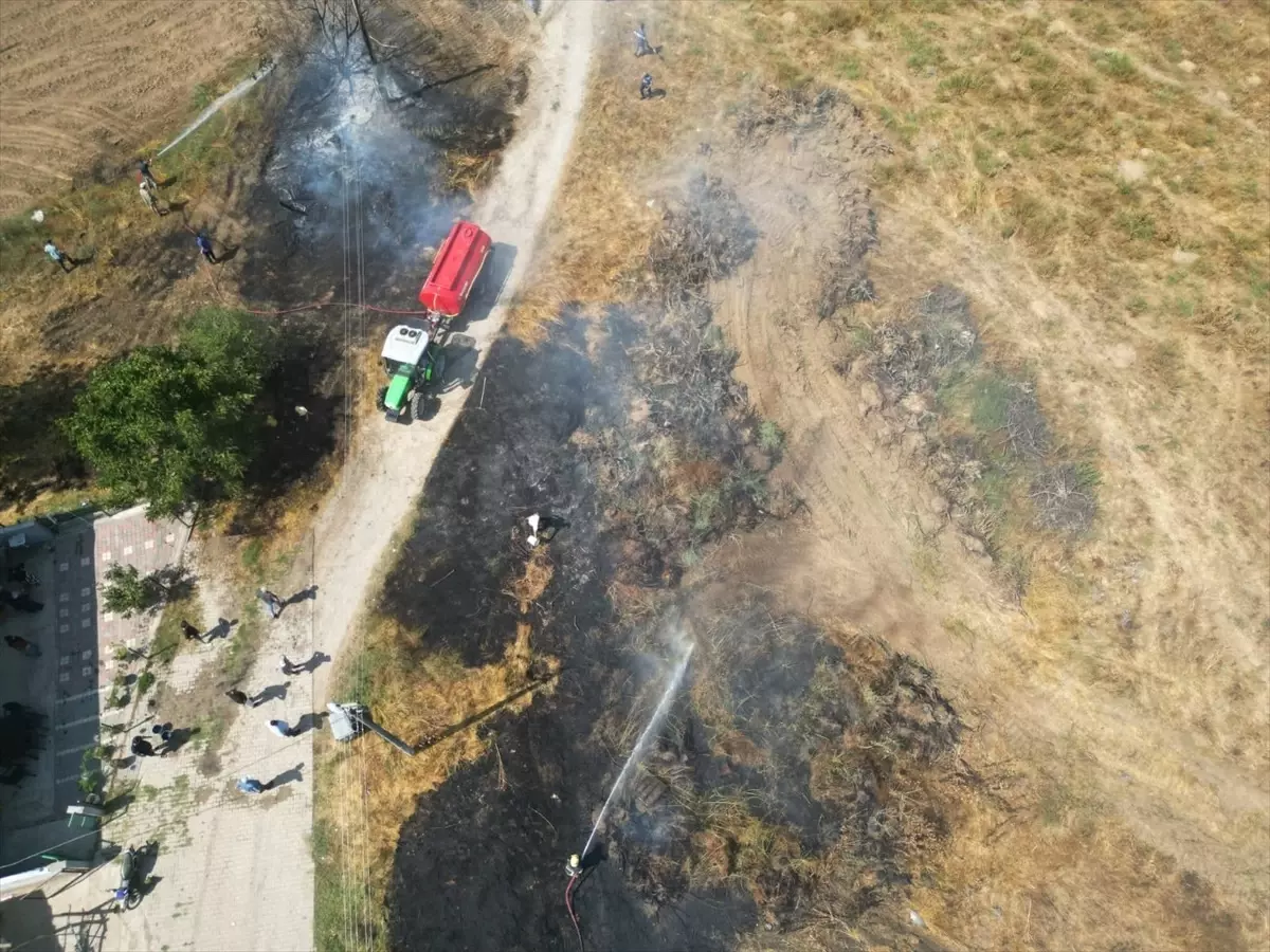 İnegöl'de Tarla Yangını Kontrol Altına Alındı