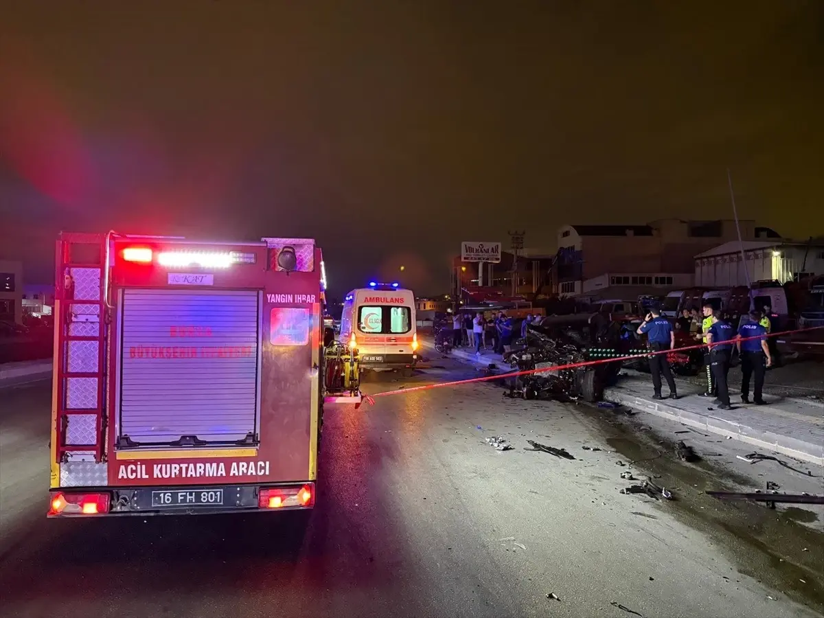 Bursa'da Trafik Kazası: 2 Kardeş Hayatını Kaybetti