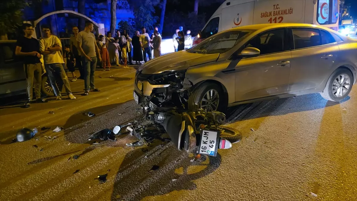 Bursa'da Motosiklet Kazası: Sürücü Ağır Yaralandı