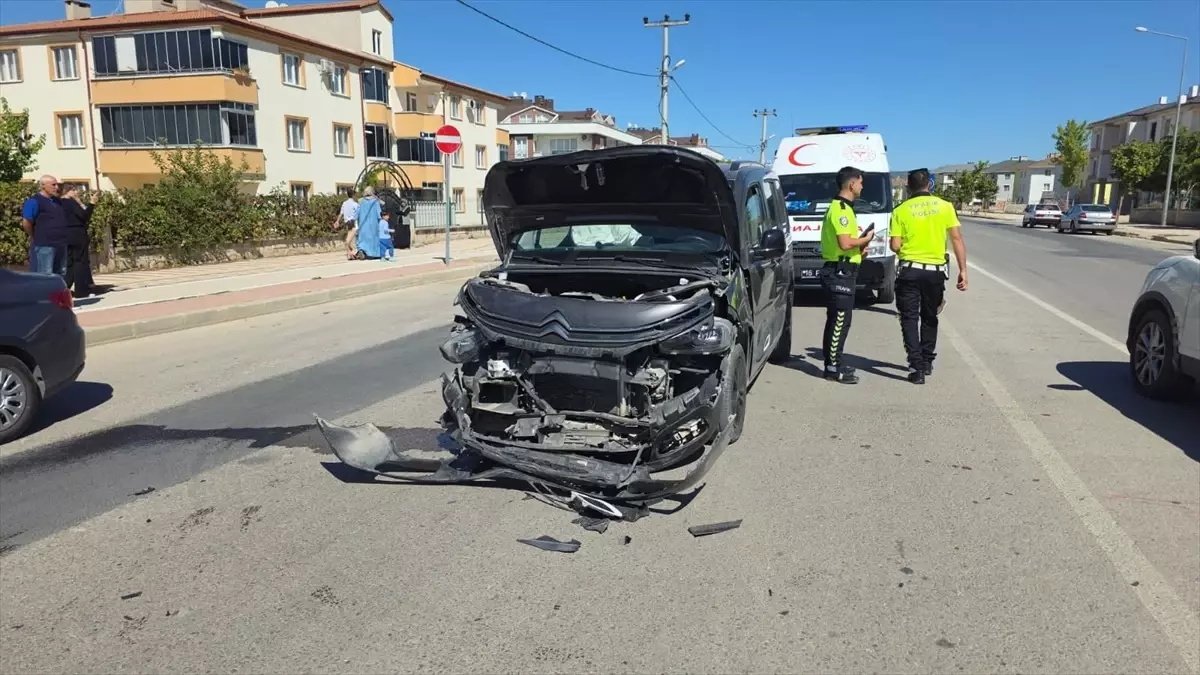 İnegöl'de Trafik Kazası: 4 Yaralı