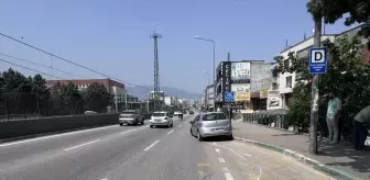 Bursa'da Seyir Halindeki Otomobilin Tekerleği Fırladı