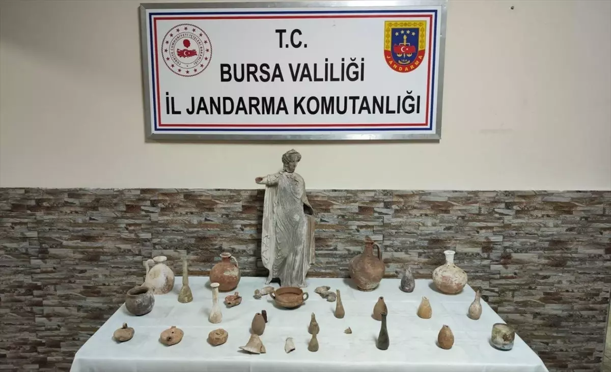 Bursa'da Tarihi Eser Operasyonu: 29 Obje ve Heykel Ele Geçirildi