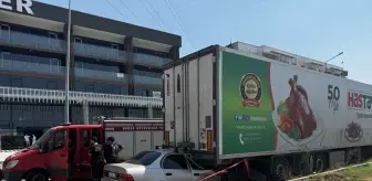 Bursa'da Park Halindeki Tıra Çarpan Otomobilin Sürücüsü Hayatını Kaybetti