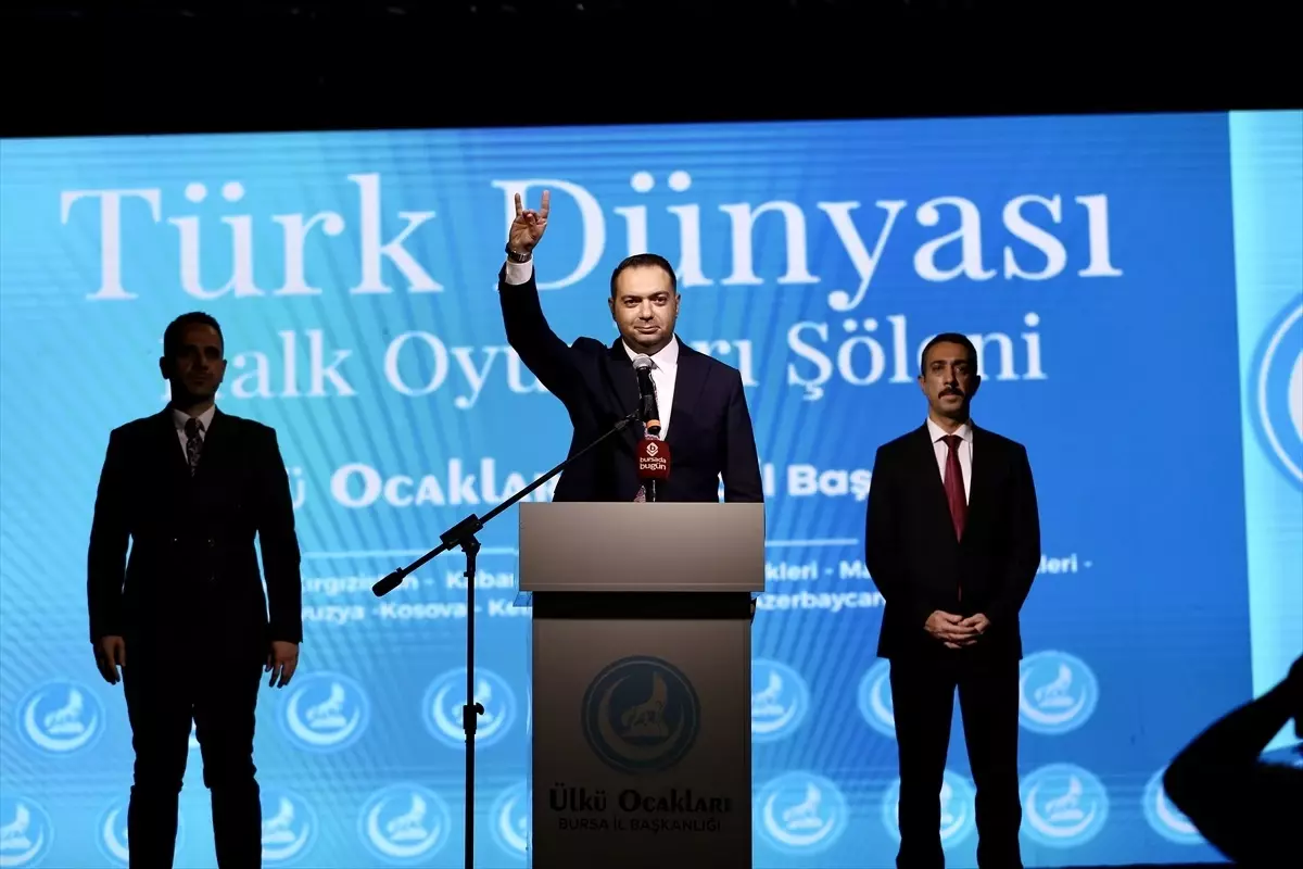 Türk Dünyası Halk Oyunları Şöleni Bursa'da Gerçekleştirildi