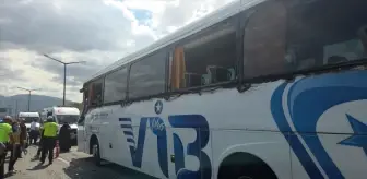 Bursa'da Yolcu Otobüsü Tıra Çarptı: 3 Yaralı