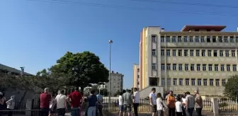 8. Sınıf LGS Sınavı Başladı: Öğrenciler ve Veliler Heyecanlı Bekleyişte