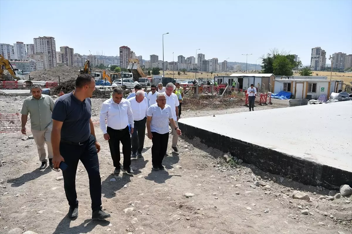 Kayseri'de Su Deposu Çalışmaları İncelendi