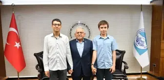 Kayseri Belediye Başkanı, YKS'de Başarı Elde Eden Öğrencileri Ağırladı