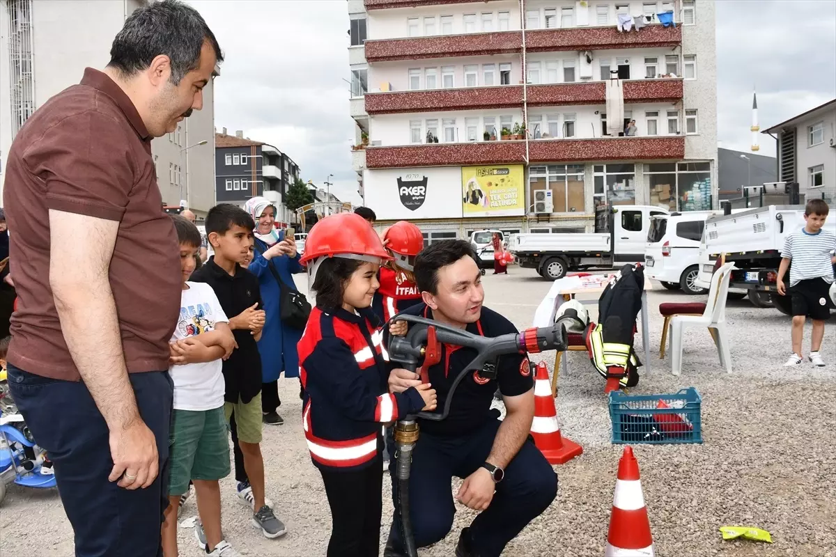 Vezirköprü'de Çocuklar İçin Eğlenceli Şenlik Düzenlendi