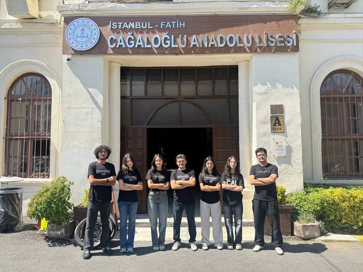 Cağaloğlu Anadolu Lisesi, CERN'de Tarih Yazdı