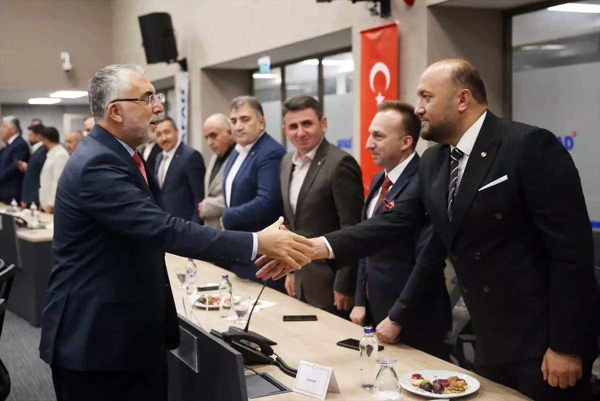 Bakan Işıkhan: Türkiye Küllerinden Yeniden Doğacak