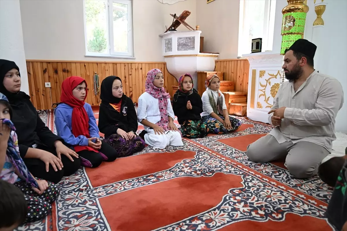 Yığılca'da İmam Ramazan Çakar, Kur'an Kursunda Çevre Bilinci Aşılıyor