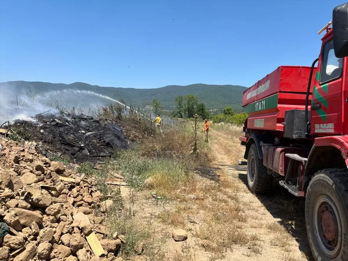 Çanakkale'de Kereste İşletmesinde Yangın Çıktı
