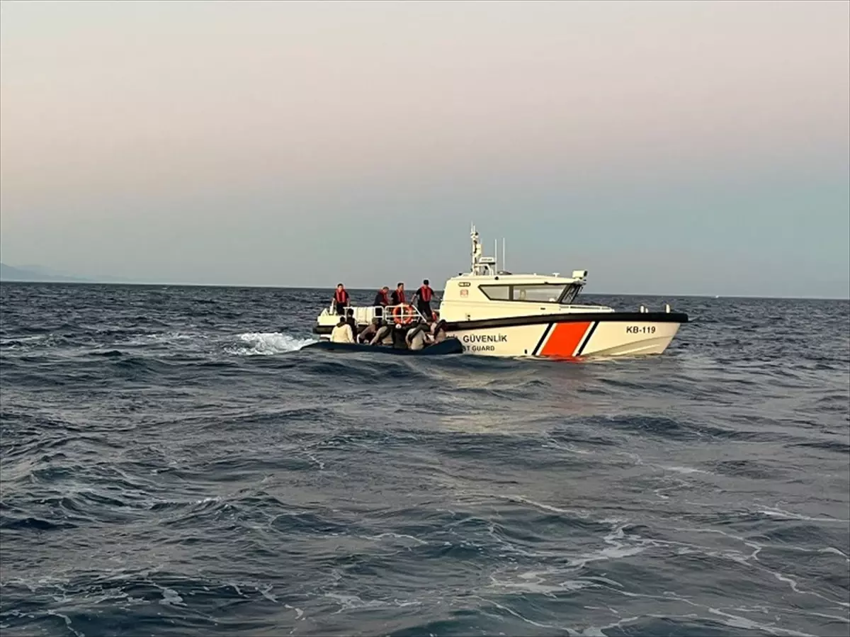 Çanakkale Ayvacık'ta 17 Düzensiz Göçmen Yakalandı