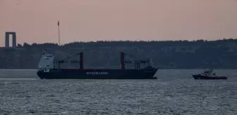 Çanakkale Boğazı'nda Yangın Çıkan Kargo Gemisi Kurtarıldı