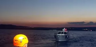 Çanakkale Boğazı'nda Sürüklenen Tekne Kurtarıldı