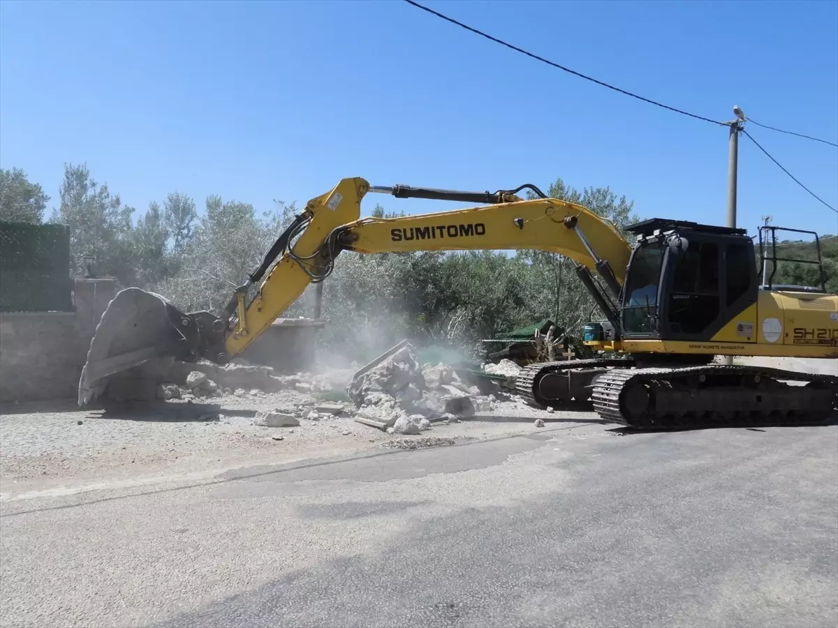 Çanakkale'de 21 Kaçak Yapı Yıkıldı