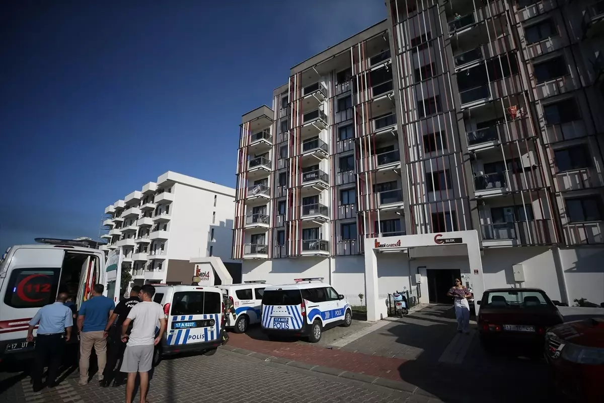 Çanakkale'de Yangın: 10 Kişi Hastaneye Kaldırıldı